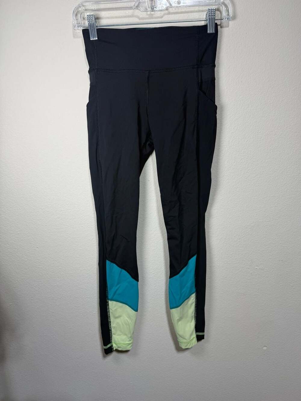 Lululemon Trail Bound Tight Leggings Black/Blue Tropics/Clear Mint